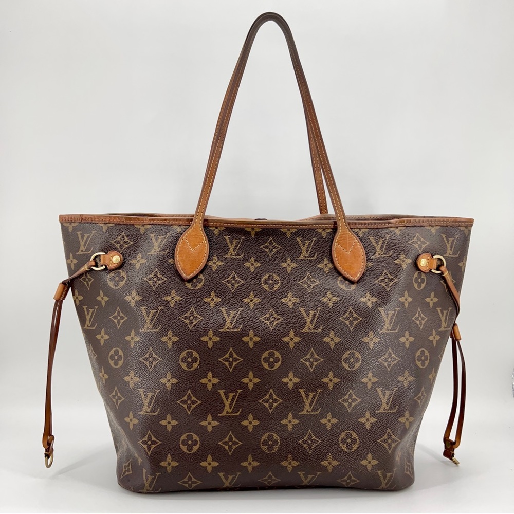 Louis Vuitton Neverfull Monogram Mm bag